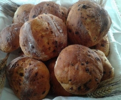 Pagnottine con uvetta ,cannella e scorza d'arancia