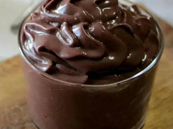 Crema pasticcera al cioccolato senza uova ne lattosio