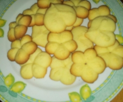 Biscottini profumati con sparabiscotti