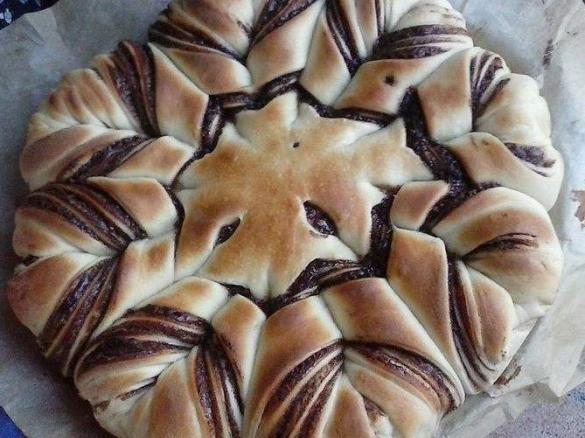 FIORE DI BRIOCHE CON NUTELLA