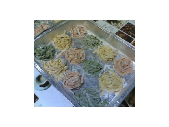 NIDI DI PASTA TRICOLORE