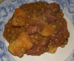 Spezzatino di manzo con patate e piselli