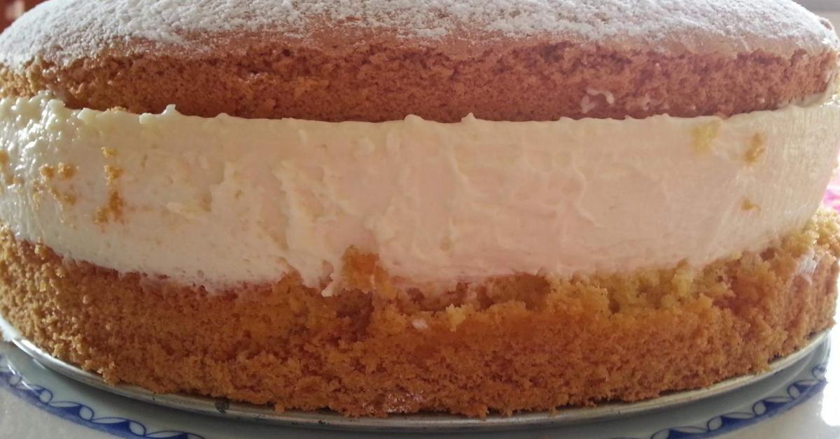 torta con ricotta e panna liquida Buona Vigilia ❤️🎄🎅🏻 Oggi vi proponiamo un dolce che si prepara in un  lampo ⚡️ e finisce ancora più in fretta! La TORTA DI PANDORO soffice e  golosa, farcita con una dolce crema di ricotta di pecora 🐑 main image 1
