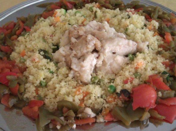 Pollo e Peperoni con Couscous Vegetariano