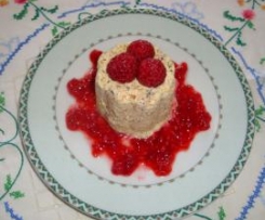 semifreddo in salsa di lamponi