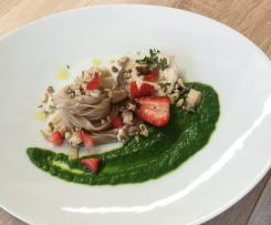 Tagliatelle alle fragole con ragu' di spada e spinaci