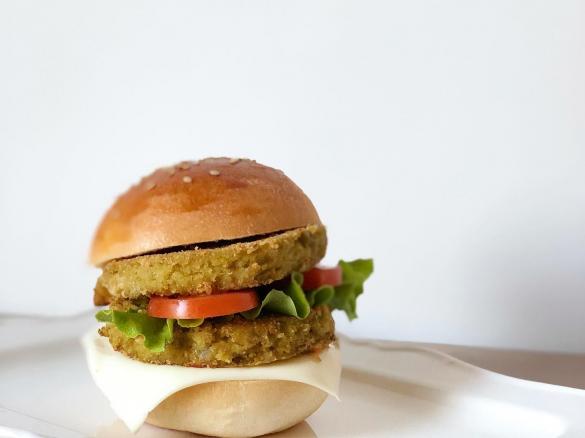 Burger con piselli e ricotta - contest legumi