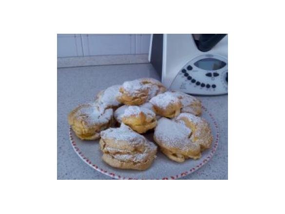 eclair alla crema chantilly