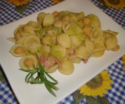 Orecchiette con verza e ceci