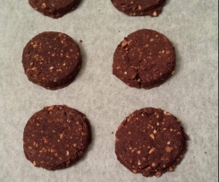 Biscotti al cacao con nocciole