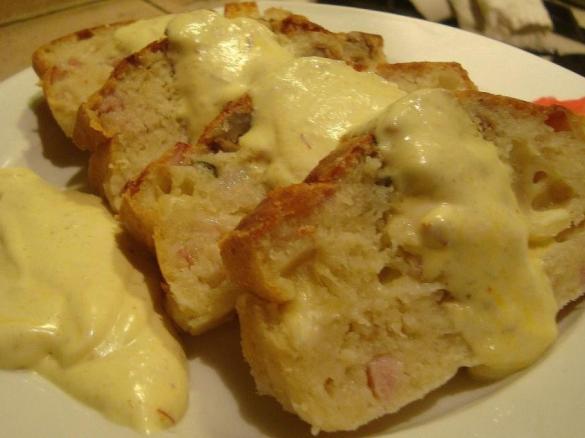 Plumcake con fonduta di formaggi