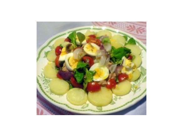 Insalata nizzarda (fagiolini, patate, uova)