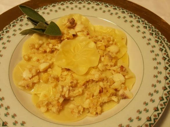 Corzetti con sugo di orata e nocciole - Natale