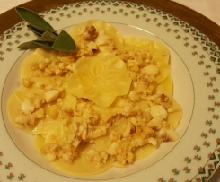 Corzetti con sugo di orata e nocciole - Natale