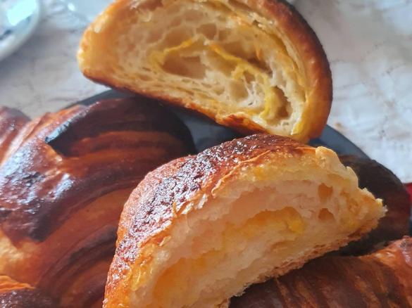 Cornetti sfogliati alla carota arancia e zenzero