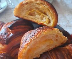 Cornetti sfogliati alla carota arancia e zenzero