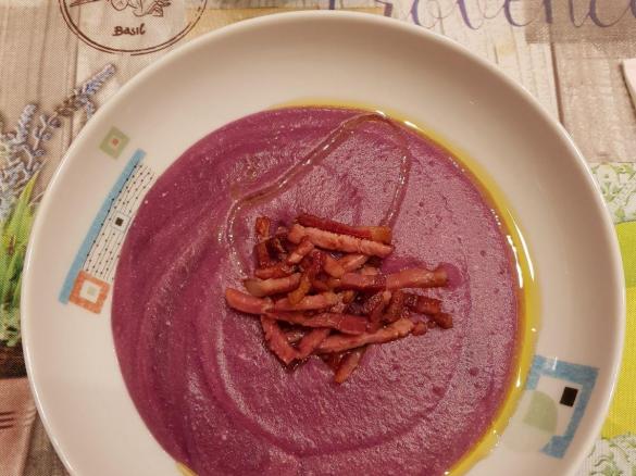 Vellutata di carote viola