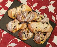Nastrine brioche con crema e cioccolato