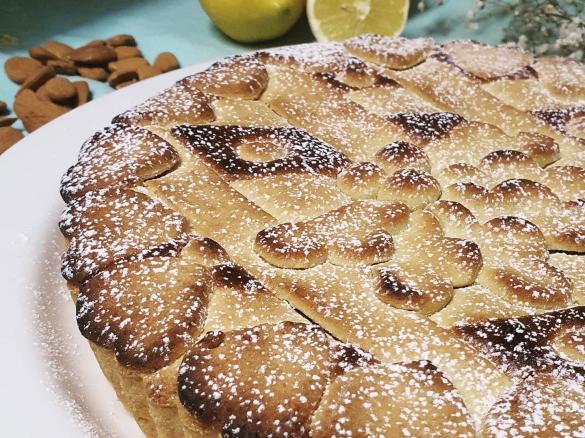 Crostata di mandorle e crema al limoncello