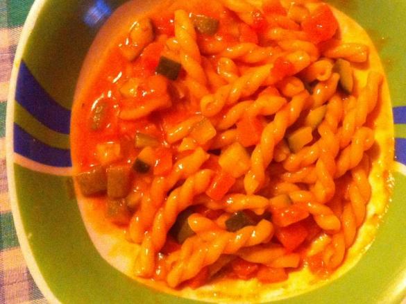 Pasta gemelli carote e zucchine 