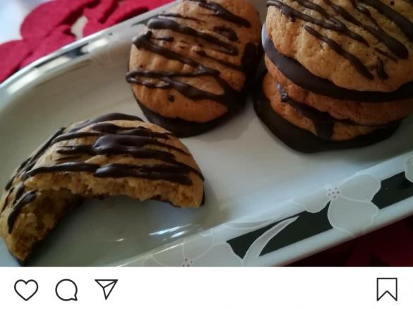 Biscotti al burro di arachidi con cioccolato