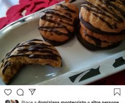 Biscotti al burro di arachidi con cioccolato