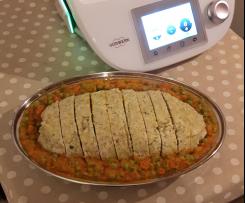 Polpettone di pollo e zucchine light con sugo di verdure e piselli