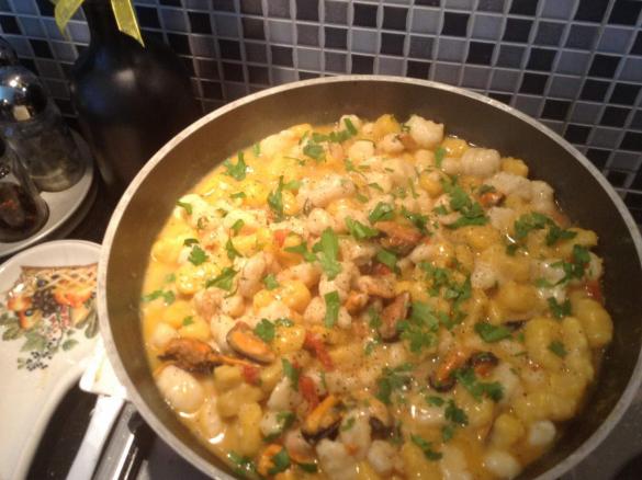 Gnocchi alla zucca con cozze, gamberi e pomodorini