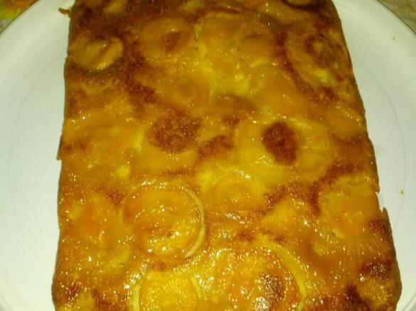 Torta alla pesca sciroppata