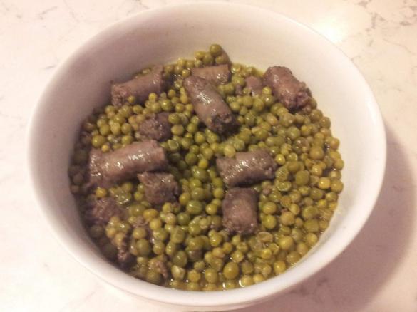 Salsiccia con piselli