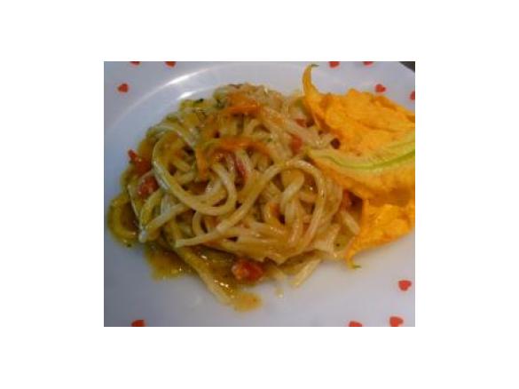 Pasta ai fiori di zucca e pesto Bimby