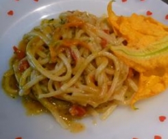 Pasta ai fiori di zucca e pesto Bimby