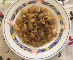 Pasta con funghi al pepe nero