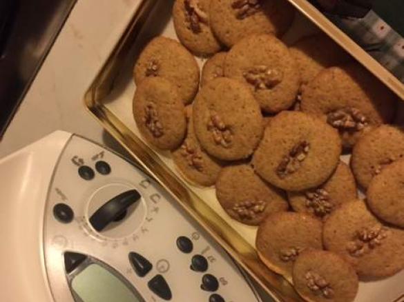 Biscotti semintegrali zenzero e noci