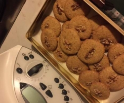 Biscotti semintegrali zenzero e noci