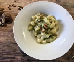Pasta asparagi gorgonzola e noci