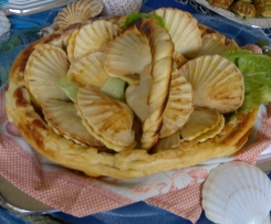 Cesto di pasta di pane e Conchiglie pasta Brisè con ripieno zucchine e Gamberetti
