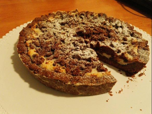 Crostata al cioccolato con crema di ricotta e crumble