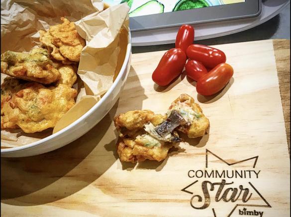 Frittelle estive pomodoro e basilico