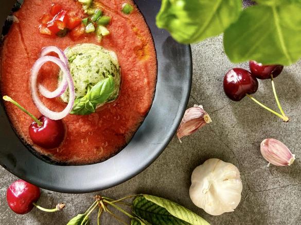 Gazpacho di ciliegie con sorbetto al basilico e limone -contest ciliegie