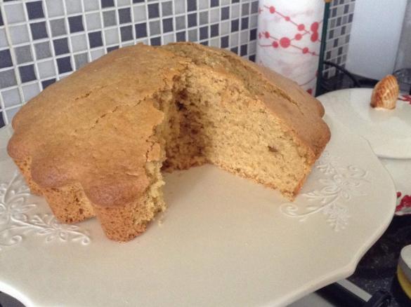 Torta alle mandorle tostate e succo di arance