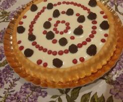Crostata morbida con crema chantilly e frutti di bosco