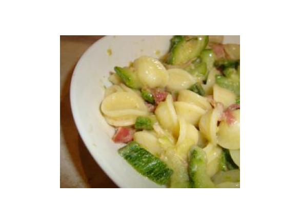 Orecchiette con zucchine e speck