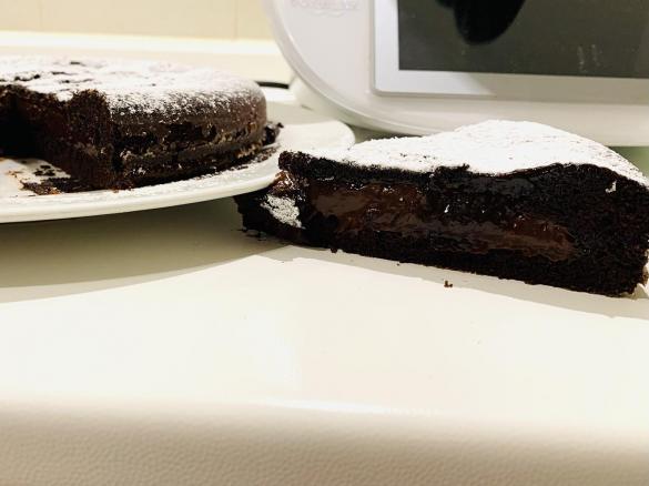 TORTA AL DOPPIO CIOCCOLATO FONDENTE