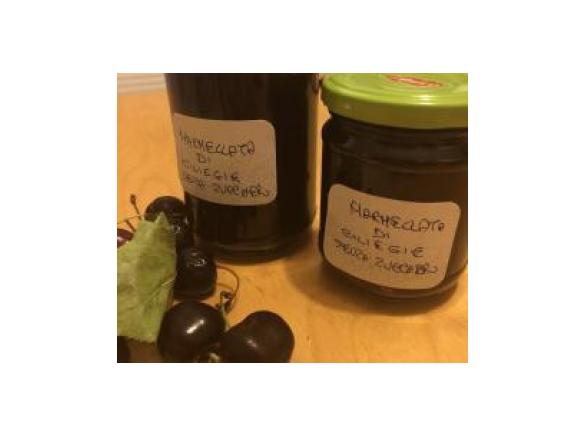 Confettura di ciliegie senza zucchero