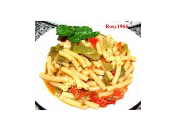 Sedanini rigati con taccole e pomodorini