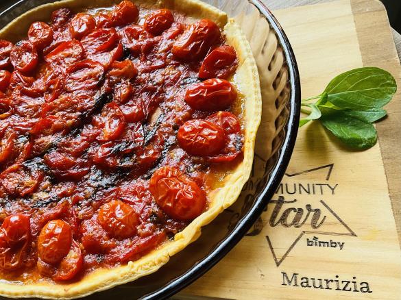 Crostata salata pomodorini e profumo di basilico