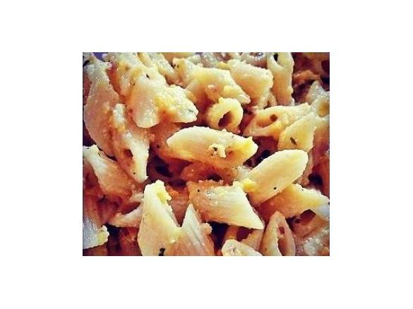 Pasta Fredda al Pesto di Peperoni, Menta e Mandorle