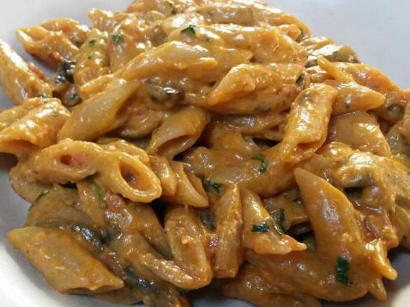 Penne ai funghi in sugo rosè