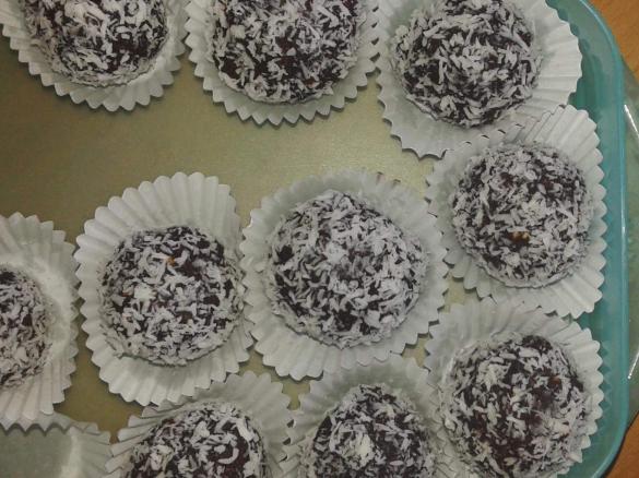 Palline cioccolata nocciole e cocco